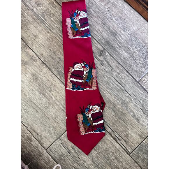 Vintage Yule Tide Greetings Hallmark Red 100% Silk Santa Coal Christmas Neck Tie - Picture 1 of 4